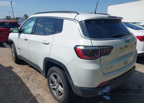 2024 Jeep Compass Latitude 4X4 from USA, damaged, VIN 3C4NJDBN1RT595525